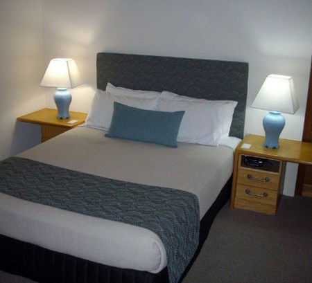 Quality Hotel Airport International - Great Ocean Road Tourism 3