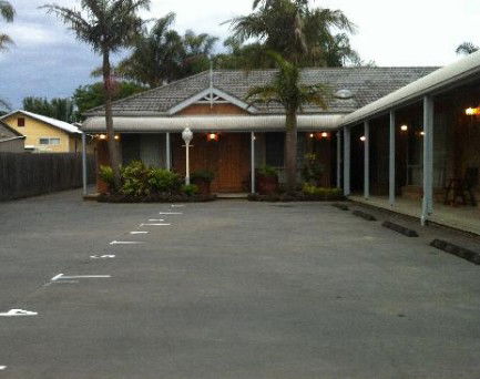 Best Western Coastal Waters Motor Inn - Great Ocean Road Tourism 1