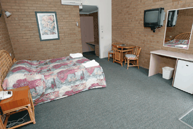 The Tropicana Motor Inn - Great Ocean Road Tourism 1