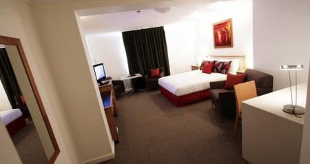 Townhouse Hotel - Great Ocean Road Tourism 0