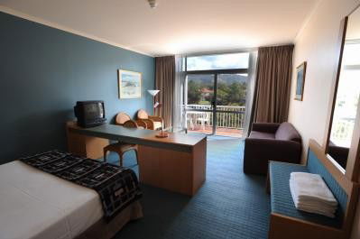 Absolute Beachfront Opal Cove Resort - Great Ocean Road Tourism 2