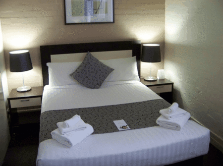 Aarons Hotel - Great Ocean Road Tourism 1