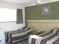 Hanging Rock Family Motel - Great Ocean Road Tourism 1