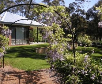 Catton Hall Country Homestead - Great Ocean Road Tourism