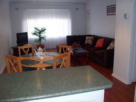AA Madalena Court Holiday Apartments - Great Ocean Road Tourism 2