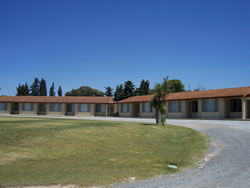 Stansbury Holiday Motel - Great Ocean Road Tourism 1