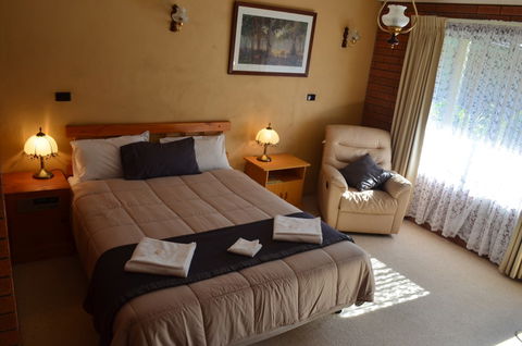Bright Colonial Inn Motel - Great Ocean Road Tourism 3
