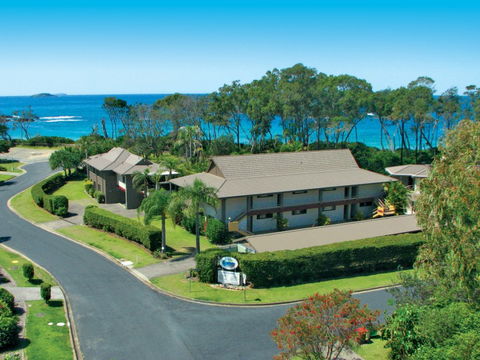 Absolute Beachfront Smugglers On The Beach - Great Ocean Road Tourism 0