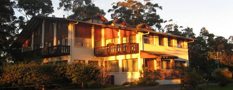 Chalet Swisse Spa Retreat - Great Ocean Road Tourism 4