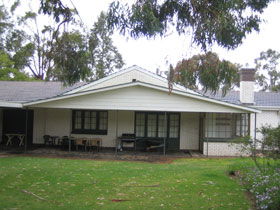 Naracoorte Cottages - Pinkerton Hill - Great Ocean Road Tourism 0