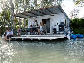 The Murray Dream Self Contained Moored Houseboat - Great Ocean Road Tourism 0