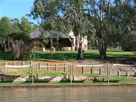 Roonka Riverfront Cottages - Great Ocean Road Tourism 0