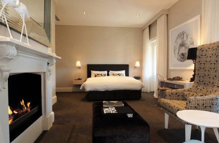 The Stirling Hotel - Great Ocean Road Tourism 1