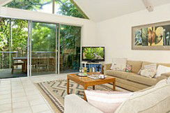 Absolute Beachfront Belongil Summerhouse - Great Ocean Road Tourism 0