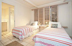 Absolute Beachfront Belongil Summerhouse - Great Ocean Road Tourism 4