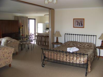 Anchorage At Victor Harbor Seafront Hotel - Great Ocean Road Tourism 2
