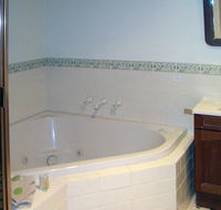 McLaren Ridge 1 - McLaren Ridge Log Cabins - Great Ocean Road Tourism