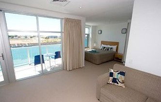 Wallaroo Marina Apartments - Great Ocean Road Tourism 3