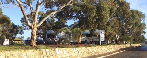 Long Island Caravan Park Cabins - Great Ocean Road Tourism 8