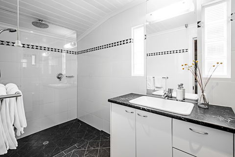 Lucy's House - Great Ocean Road Tourism 3