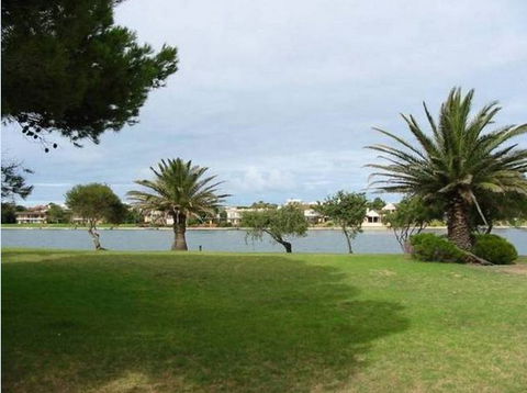 Lake Shore Apartment - Great Ocean Road Tourism 6