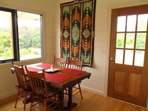 Elvenhome Farm Cottage - Great Ocean Road Tourism 4