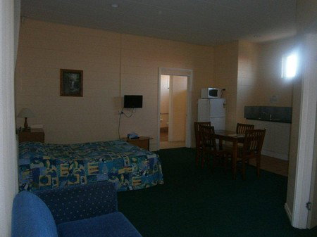 Penguin Holiday Apartments - Great Ocean Road Tourism 1