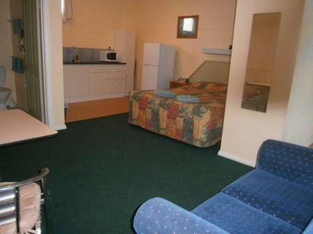 Penguin Holiday Apartments - Great Ocean Road Tourism 4