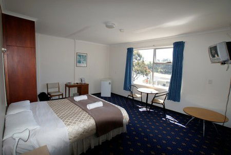 Wharf Hotel Wynyard - Great Ocean Road Tourism 1