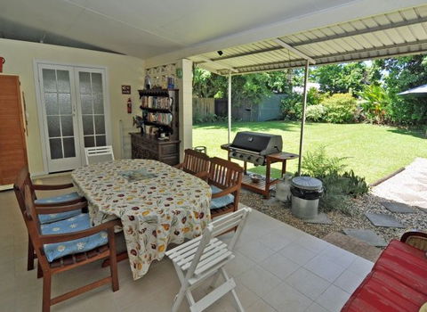 Cairns Holiday Homes Wilks House - Great Ocean Road Tourism 2