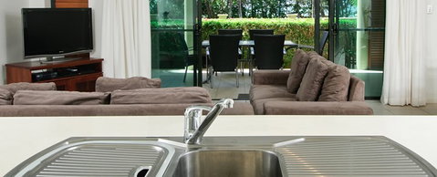 Cairns Beachfront Apartment - Great Ocean Road Tourism 4