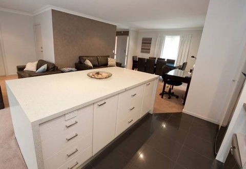 Executive Townhouse, Ballarat - Great Ocean Road Tourism 3