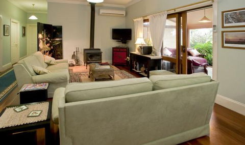 Acacia House Bed And Breakfast - Great Ocean Road Tourism 2