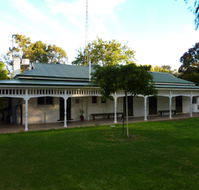 Lake Victoria Station Lodge - Great Ocean Road Tourism