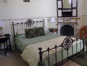 Araluen Old Courthouse Bed And Breakfast - Great Ocean Road Tourism 1