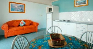 Allamanda Retreat - The Entrance - Great Ocean Road Tourism 2