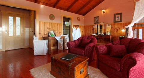 A Settlers Cottage - Great Ocean Road Tourism 1