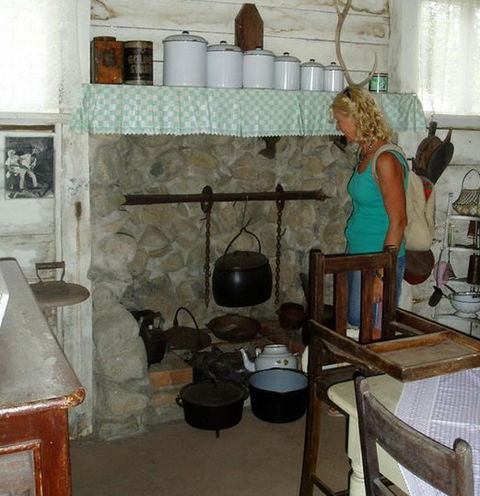 A Settlers Cottage - Great Ocean Road Tourism 2