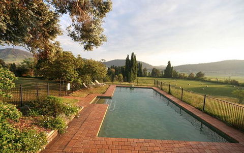 A Church And Homestead In Mudgee - Great Ocean Road Tourism 5