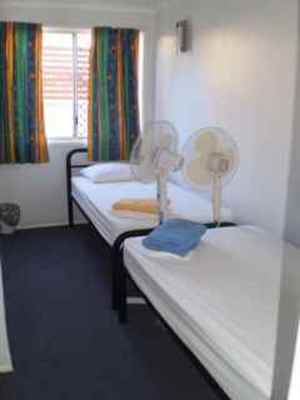 Gladstone Backpackers - Great Ocean Road Tourism 1