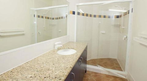 Whalewatch Ocean Beach Resort - Great Ocean Road Tourism 5