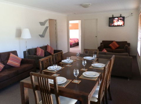 Peppertree Cabins Kingaroy - Great Ocean Road Tourism 1