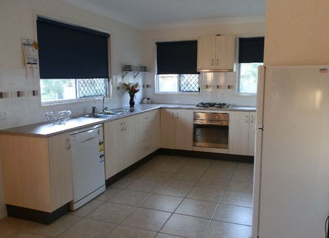 Peppertree Cabins Kingaroy - Great Ocean Road Tourism 4