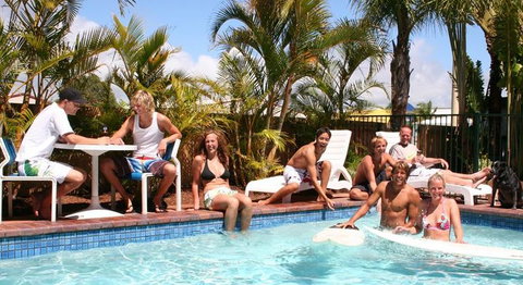 Coolangatta YHA Backpackers Hostel - Great Ocean Road Tourism 1