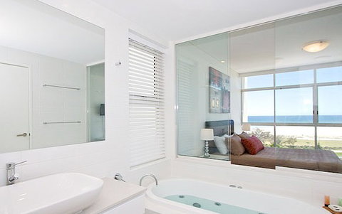 Kirra Surf Apartments - Great Ocean Road Tourism 1