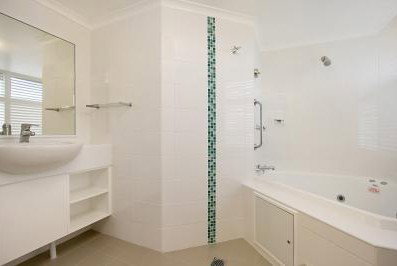 Beachcomber International Resort - Great Ocean Road Tourism 3