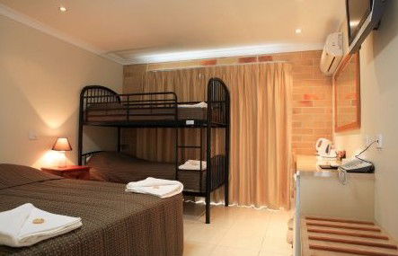Emerald Central Palms Motel - Great Ocean Road Tourism 0