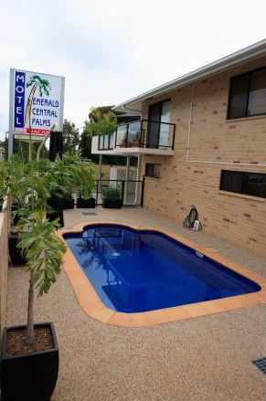 Emerald Central Palms Motel - Great Ocean Road Tourism 1