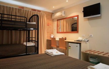 Emerald Central Palms Motel - Great Ocean Road Tourism 3