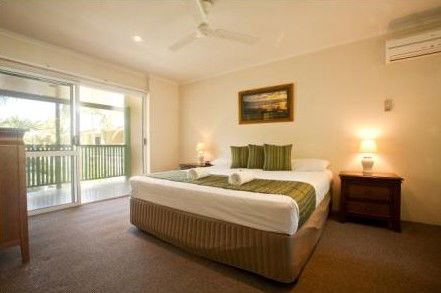 A Tropical Nite - Great Ocean Road Tourism 3